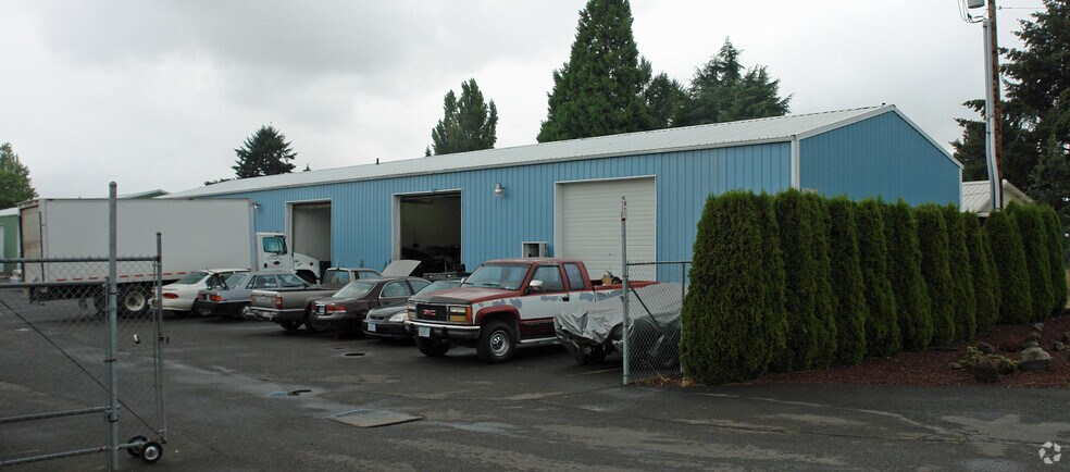 More Photos Of 1251-1259 Candlewood Ave NE, Salem Unknown For Lease