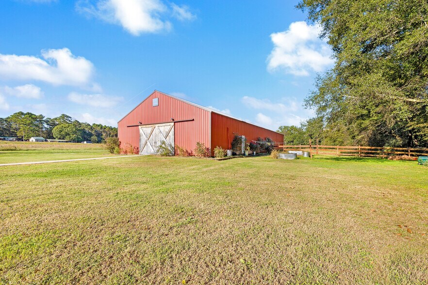 More Photos Of 80 S Sauty Rd, Guntersville Lodge Meeting Hall For Sale