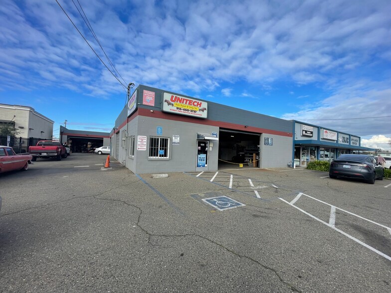 Primary Photo Of 2431 Fruitridge Rd, Sacramento Service For Sale