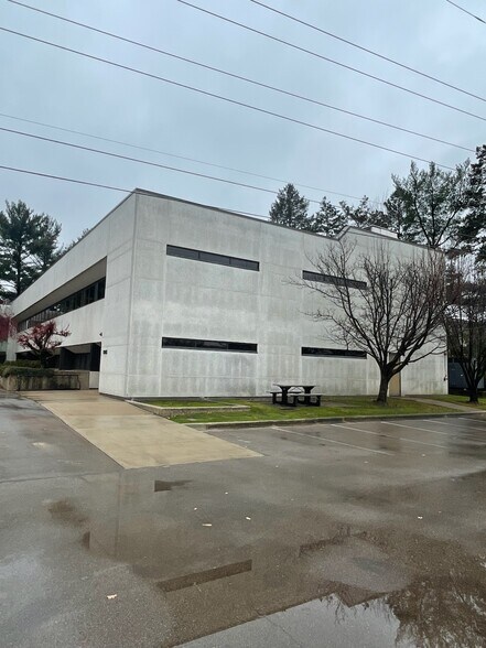 More Photos Of 1305 Abbott Rd, East Lansing Medical For Lease