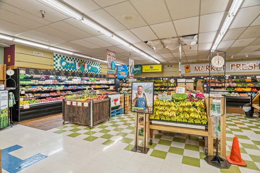 More Photos Of 704 SW Higgins Ave, Missoula Supermarket For Sale