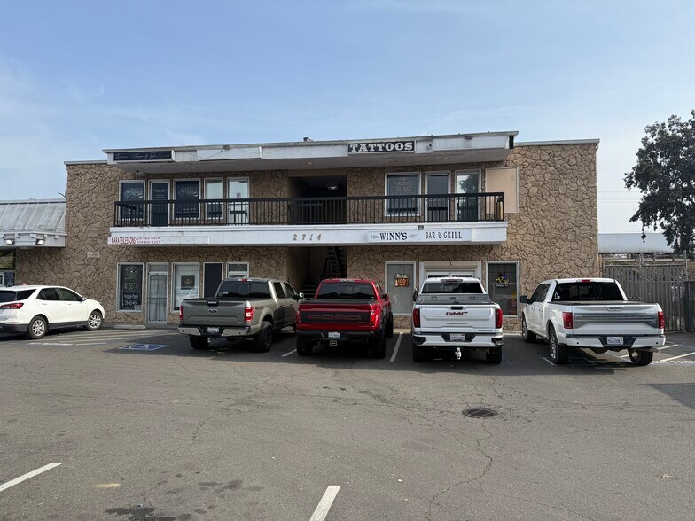 More Photos Of 2702-2714 Country Club Blvd, Stockton General Retail For Lease