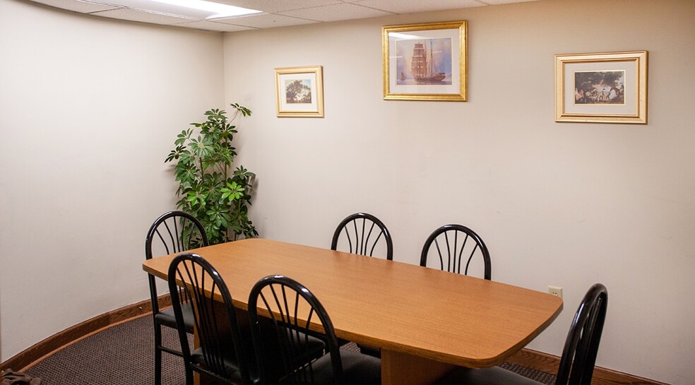 More Photos Of 302 E Howard St, Hibbing Office For Lease