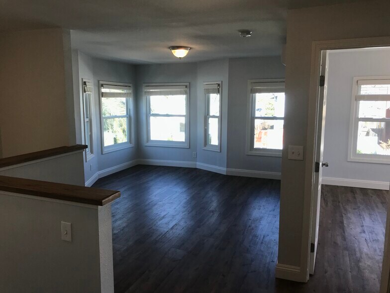 More Photos Of 2620 T St, Sacramento Storefront Retail Residential For Sale