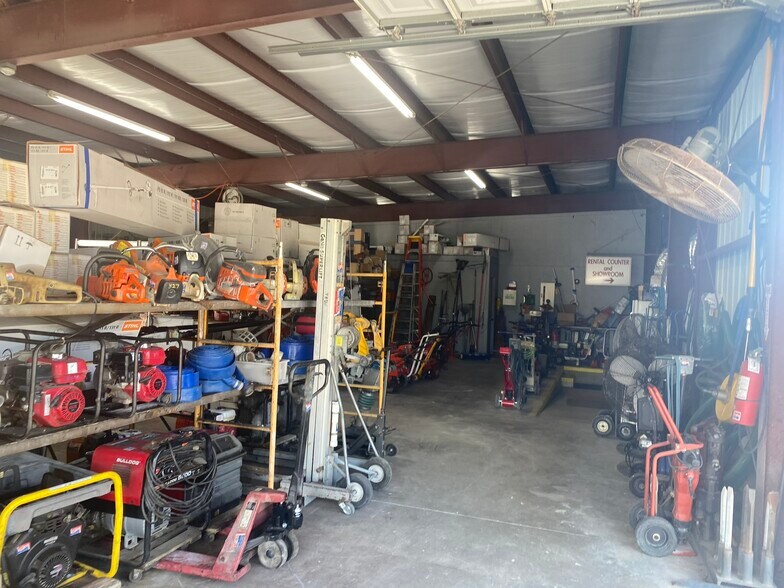 More Photos Of 25115 Marion Ave, Punta Gorda Warehouse For Sale