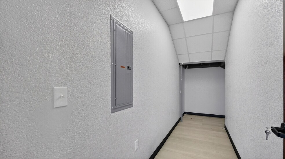 More Photos Of 16511 W Basin St, Odessa Industrial For Lease