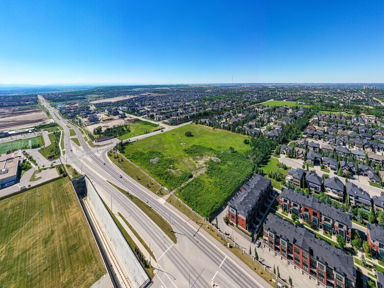 More Photos Of 7480 17 Ave, Calgary Land For Sale