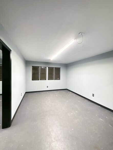 More Photos Of 4127 Weslow St, Houston Industrial For Lease