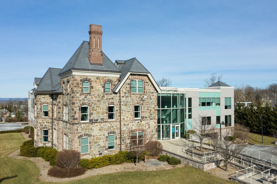 More Photos Of 535 Springfield Ave, Summit Office For Lease