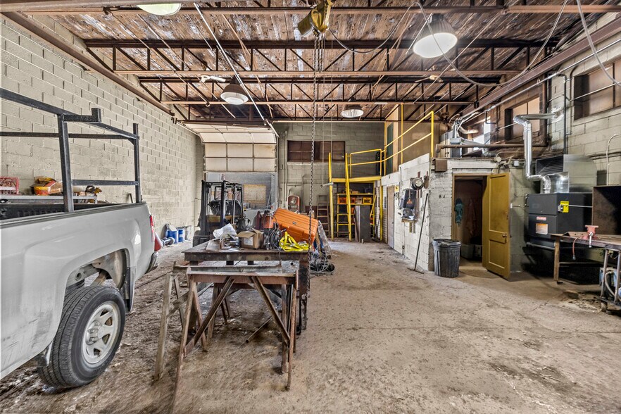 More Photos Of 16136 White Ave, Allen Park Warehouse For Sale