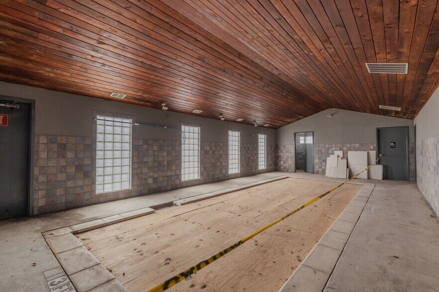 More Photos Of 2908 E Trinity Mills Rd, Carrollton Office For Lease