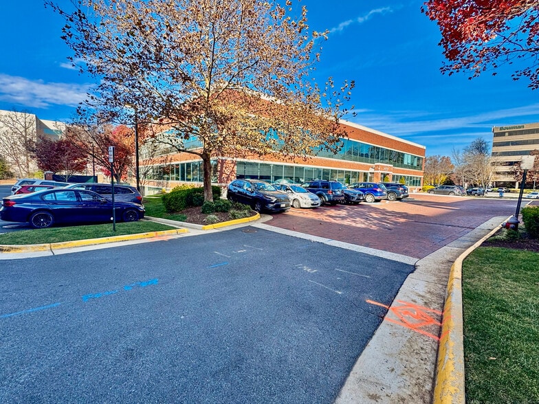 More Photos Of 12359 Sunrise Valley Dr, Reston Office For Sale