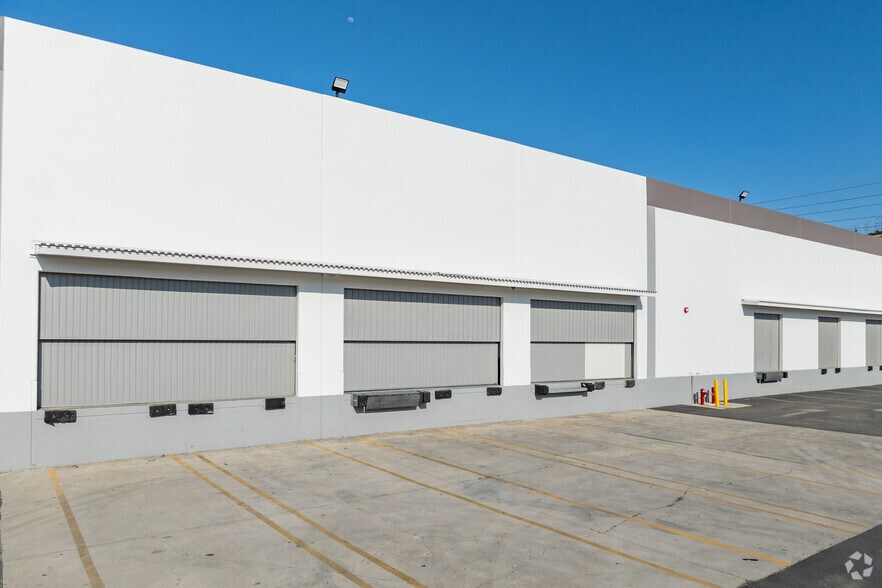 More Photos Of 2690 Pellissier Pl, City of Industry Warehouse For Lease