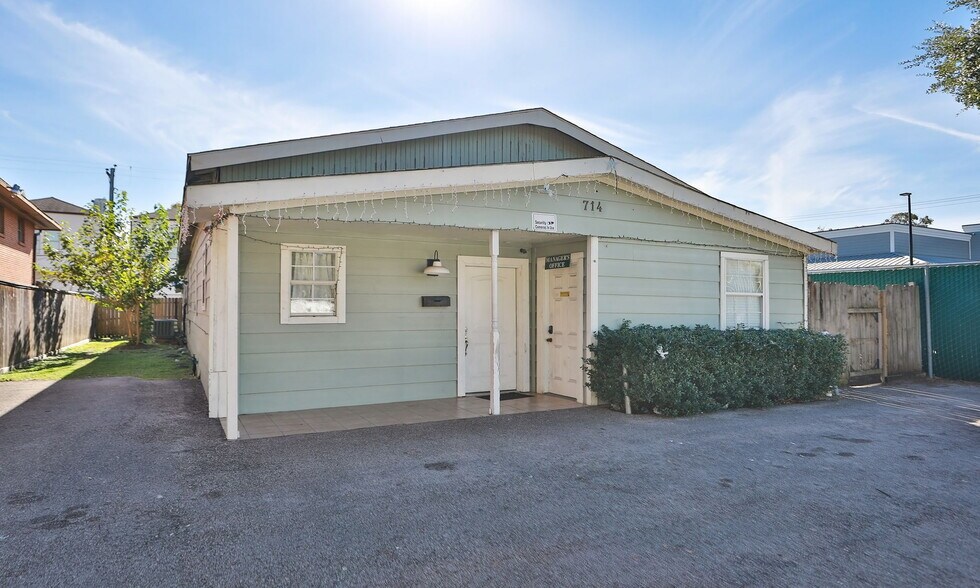 More Photos Of 714-724 E 11th St, Houston Apartments For Sale