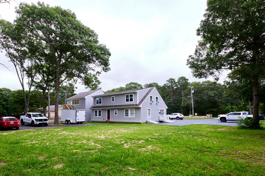 More Photos Of 4 Edgerton Dr, North Falmouth Flex For Sale