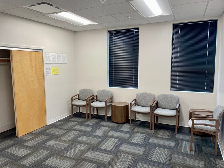 More Photos Of 20 Altieri Way, Warwick Flex For Lease