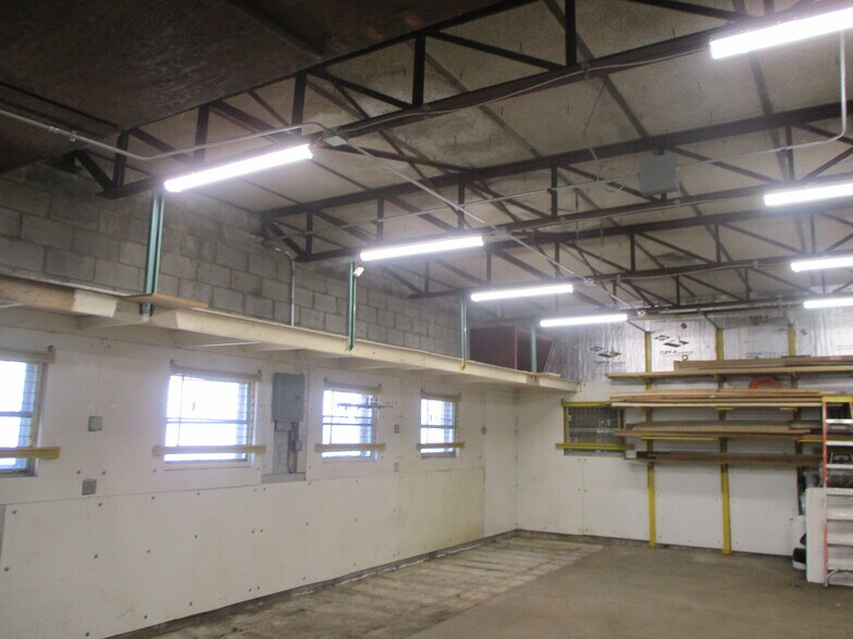 More Photos Of 21 Klein St, Rochester Industrial For Lease