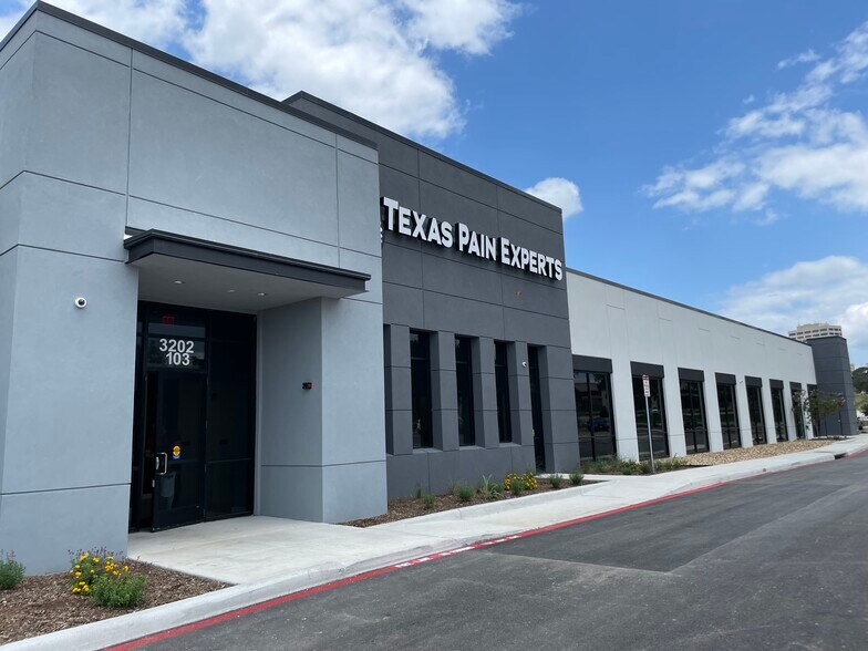 More Photos Of 3202 Cherry Ridge Dr, San Antonio Medical For Lease
