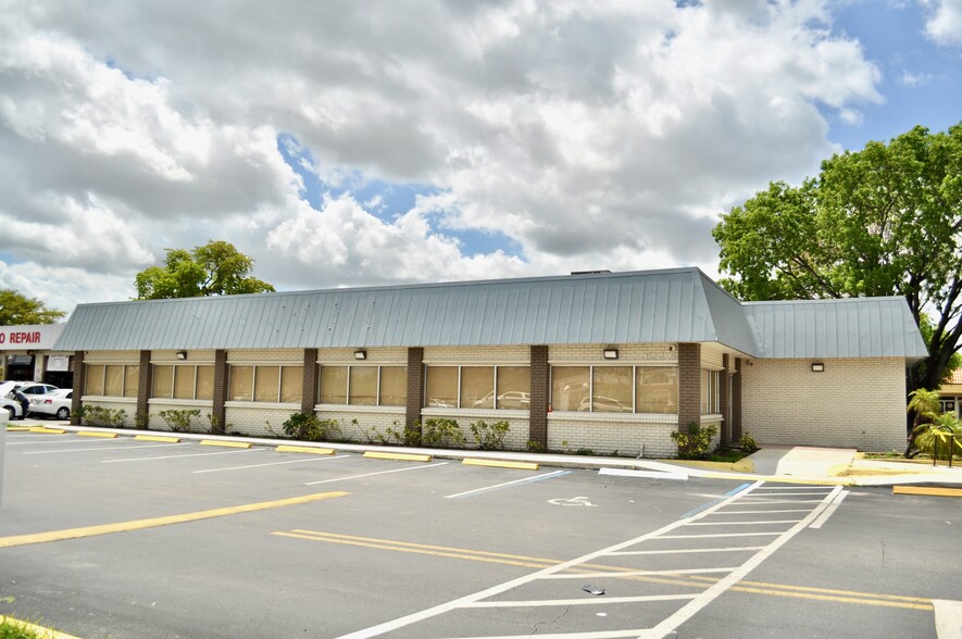 Primary Photo Of 6096 W Oakland Park Blvd, Sunrise Freestanding For Lease