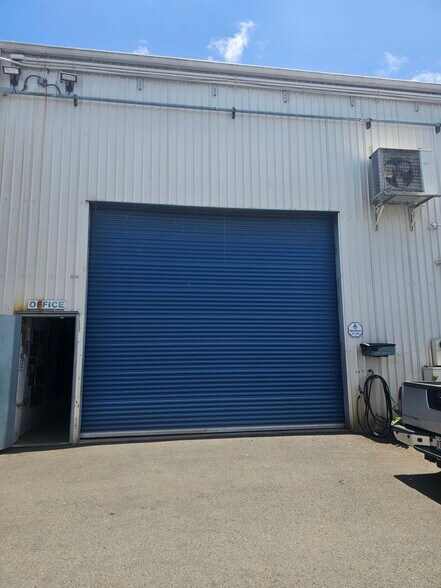 More Photos Of 96-1276-1276 Waihona St, Pearl City Warehouse For Lease