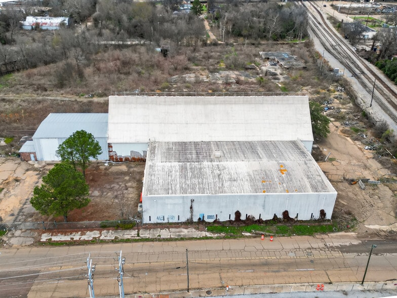 More Photos Of 300 W Monument St, Jackson Manufacturing For Sale