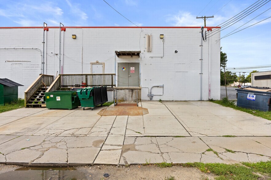 More Photos Of 106 W Landis Ave, Vineland Storefront For Lease