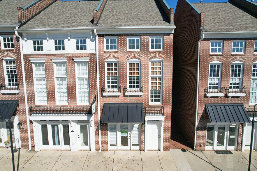 Primary Photo Of 21315 W Catawba Ave, Cornelius Storefront Retail Residential For Lease