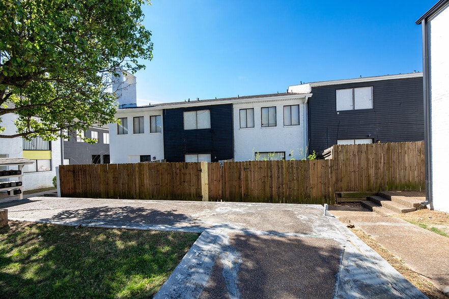 More Photos Of 2780 Raleigh-Lagrange Rd, Memphis Apartments For Sale