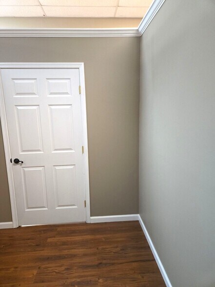 More Photos Of 1 E Main St, Thurmont Storefront Retail Office For Lease