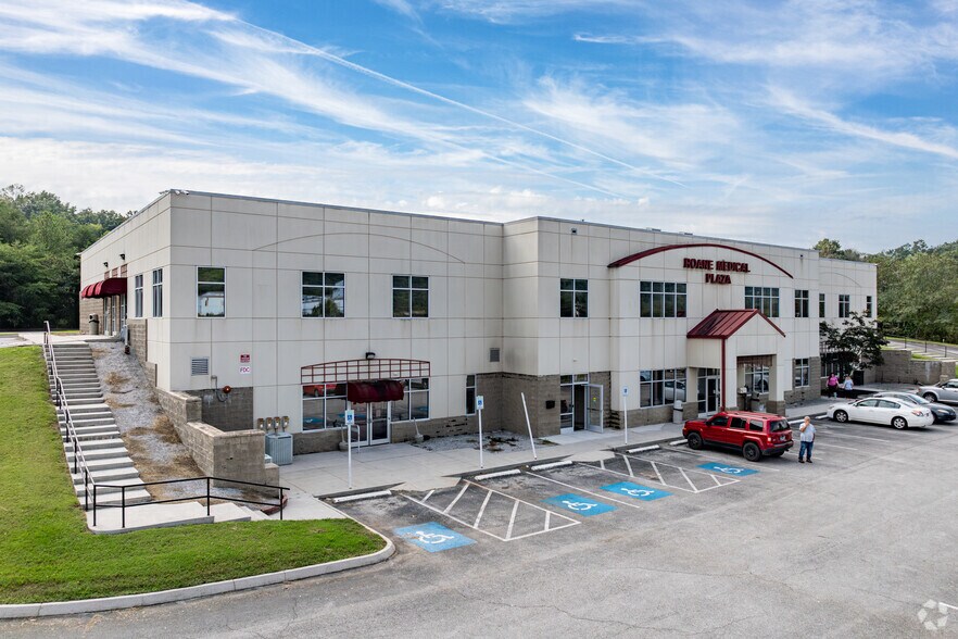 More Photos Of 2497 S Roane St, Harriman Medical For Sale