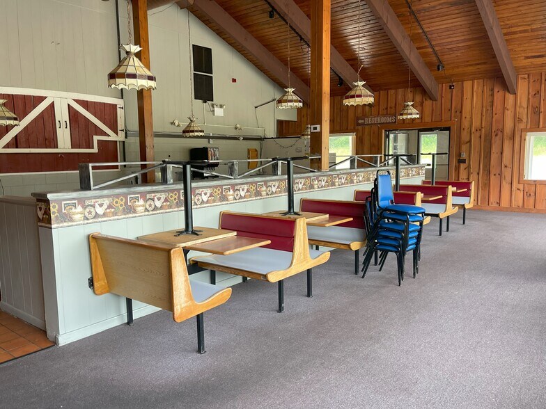 More Photos Of 732 Hamlin Hwy, Lake Ariel Restaurant For Sale