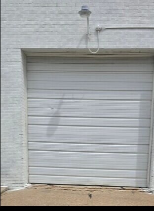 More Photos Of 602-604 E Davis St, Grand Prairie Light Manufacturing For Lease
