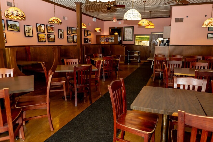 More Photos Of 605 N Main St, Evansville Restaurant For Sale