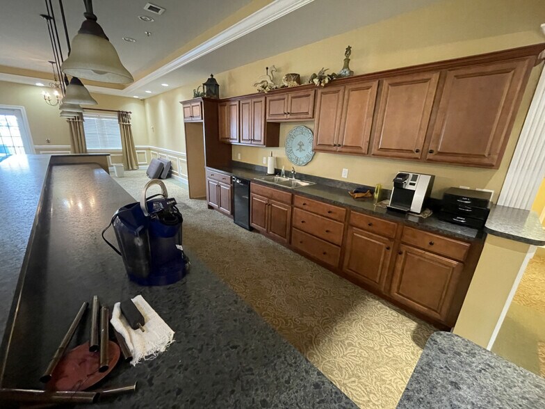 More Photos Of 1069 Klotz Rd, Bowling Green Medical For Lease