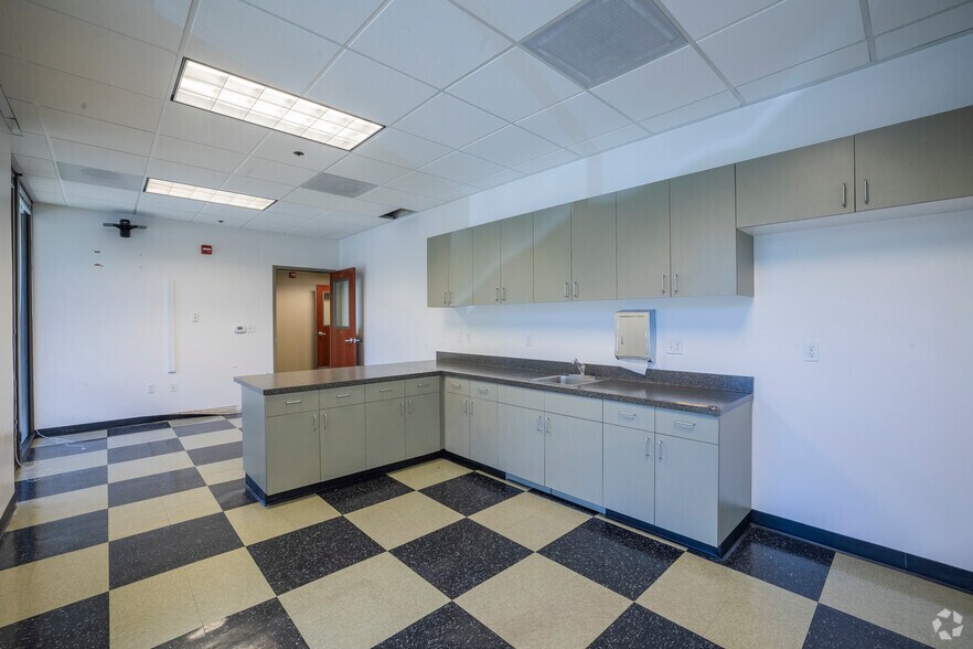 More Photos Of 355 N Wiget Ln, Walnut Creek Office For Sale