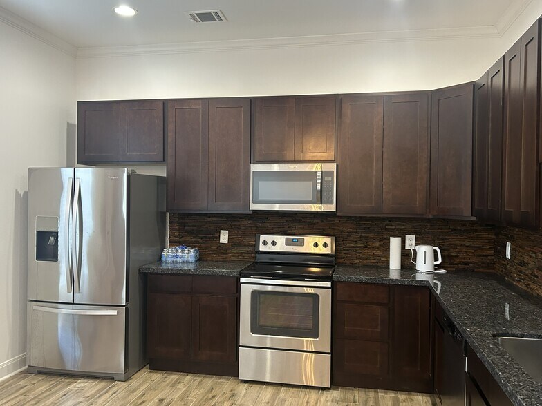 More Photos Of 518 Westgreen Blvd, Katy Office Residential For Lease