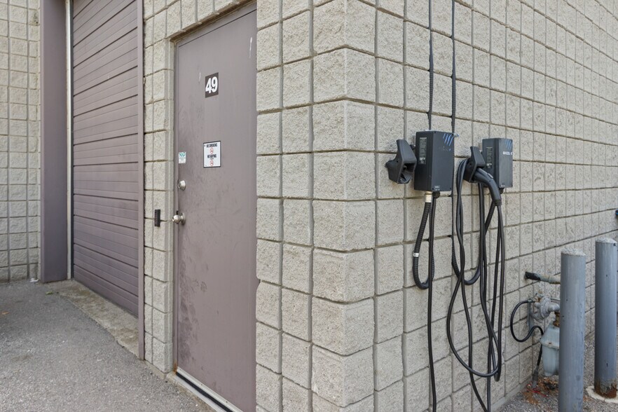 More Photos Of 588 Edward Ave, Richmond Hill Light Distribution For Sale
