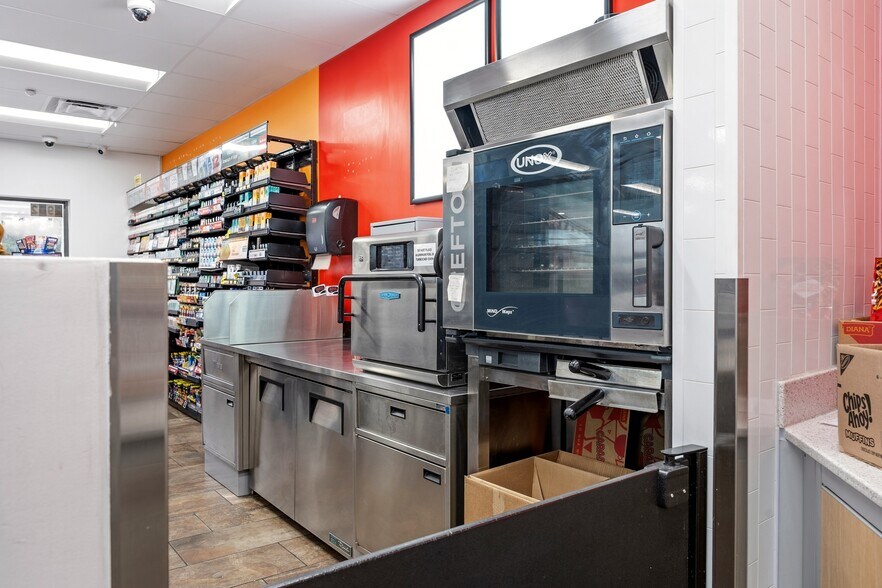 More Photos Of 2902 SW Port St Lucie Blvd, Port Saint Lucie Service Station For Sale