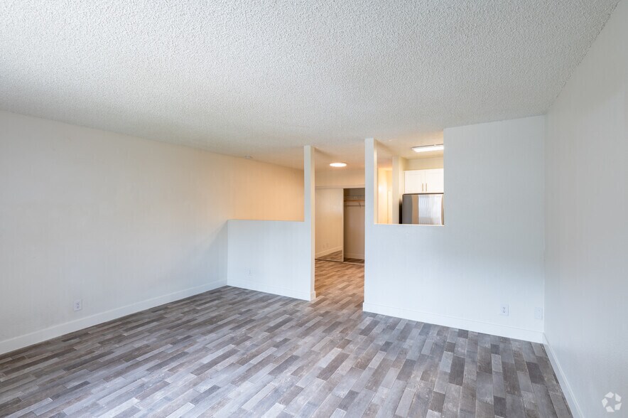 More Photos Of 557 Sierra Vista Dr, Las Vegas Apartments For Sale