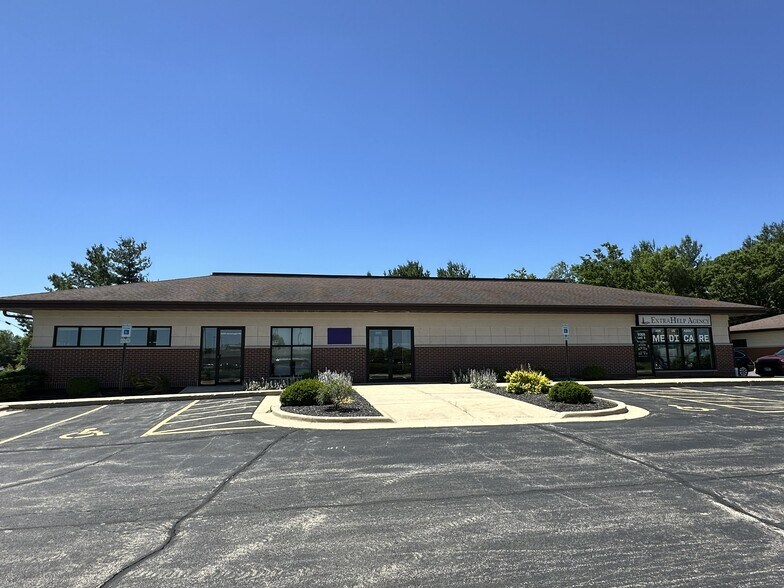 More Photos Of 5003 Hononegah Rd, Roscoe Freestanding For Sale