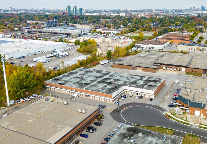 More Photos Of 82 Akron Rd, Toronto Distribution For Lease