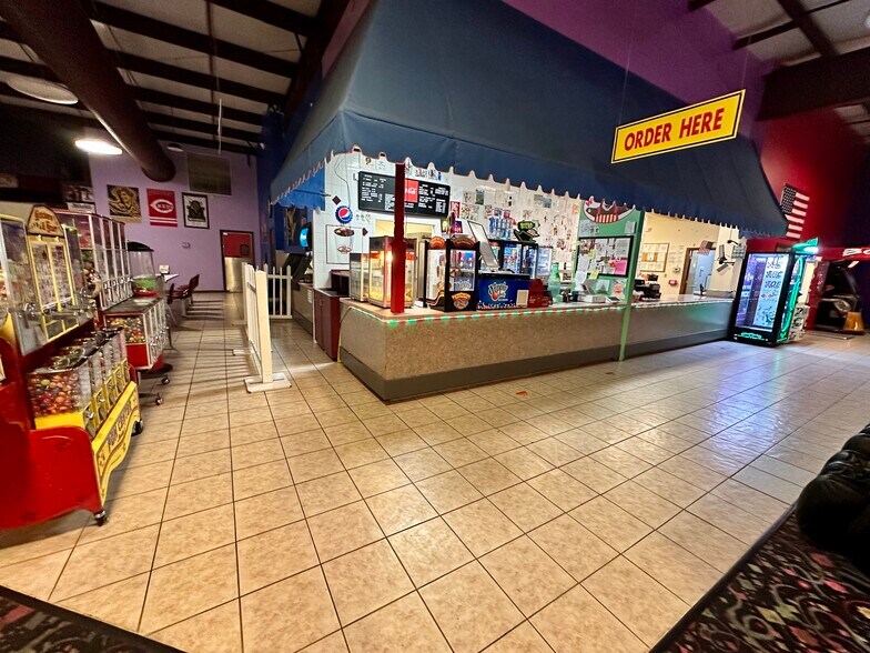 More Photos Of 5 Cracker Barrel Dr, Barboursville Freestanding For Sale