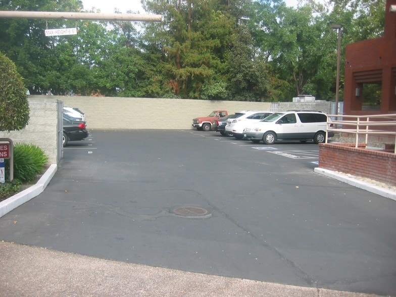 More Photos Of 100 Saratoga Ave, Santa Clara Office For Lease
