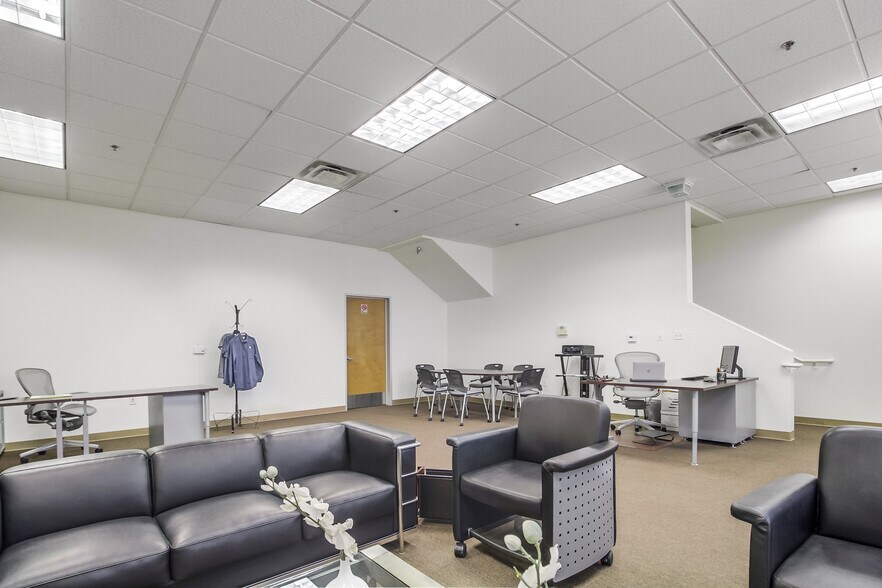 More Photos Of 1568 Lancaster Point Way, San Diego Flex For Sale