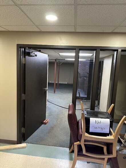 More Photos Of 293 W North St, Geneva Loft Creative Space For Lease