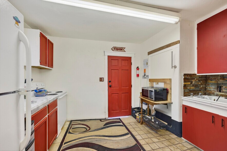 More Photos Of 2091 Locust Rd, Montrose Apartments For Sale