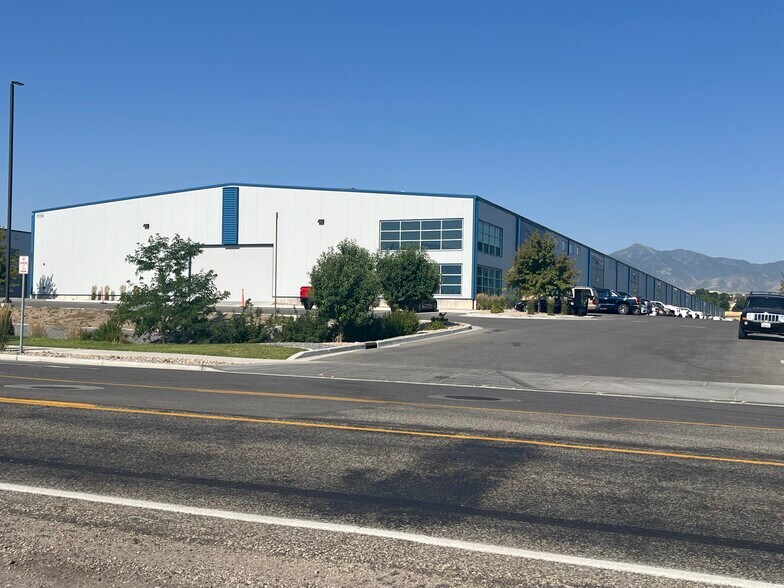 More Photos Of 6556 S Airport Rd, West Jordan Industrial For Lease