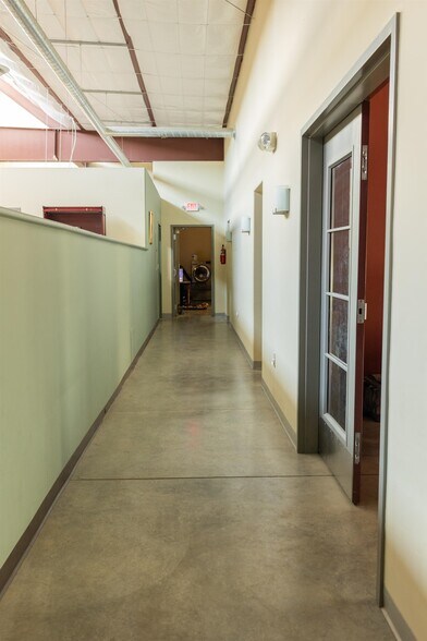 More Photos Of 202 Bendix Dr, Taos Distribution For Sale