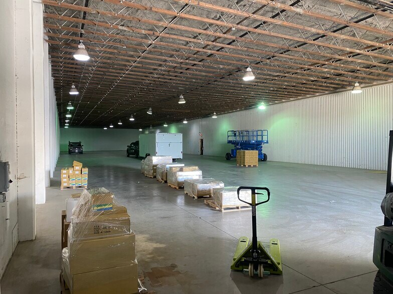 More Photos Of 4502 N Stearman Ave, Pasco Warehouse For Lease