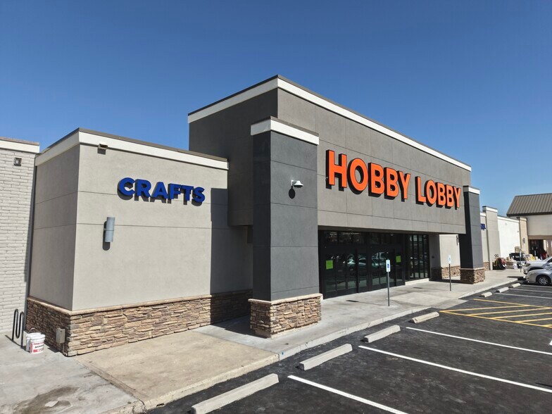 More Photos Of 3124-3150 N Stockton Hill Rd, Kingman Storefront For Sale